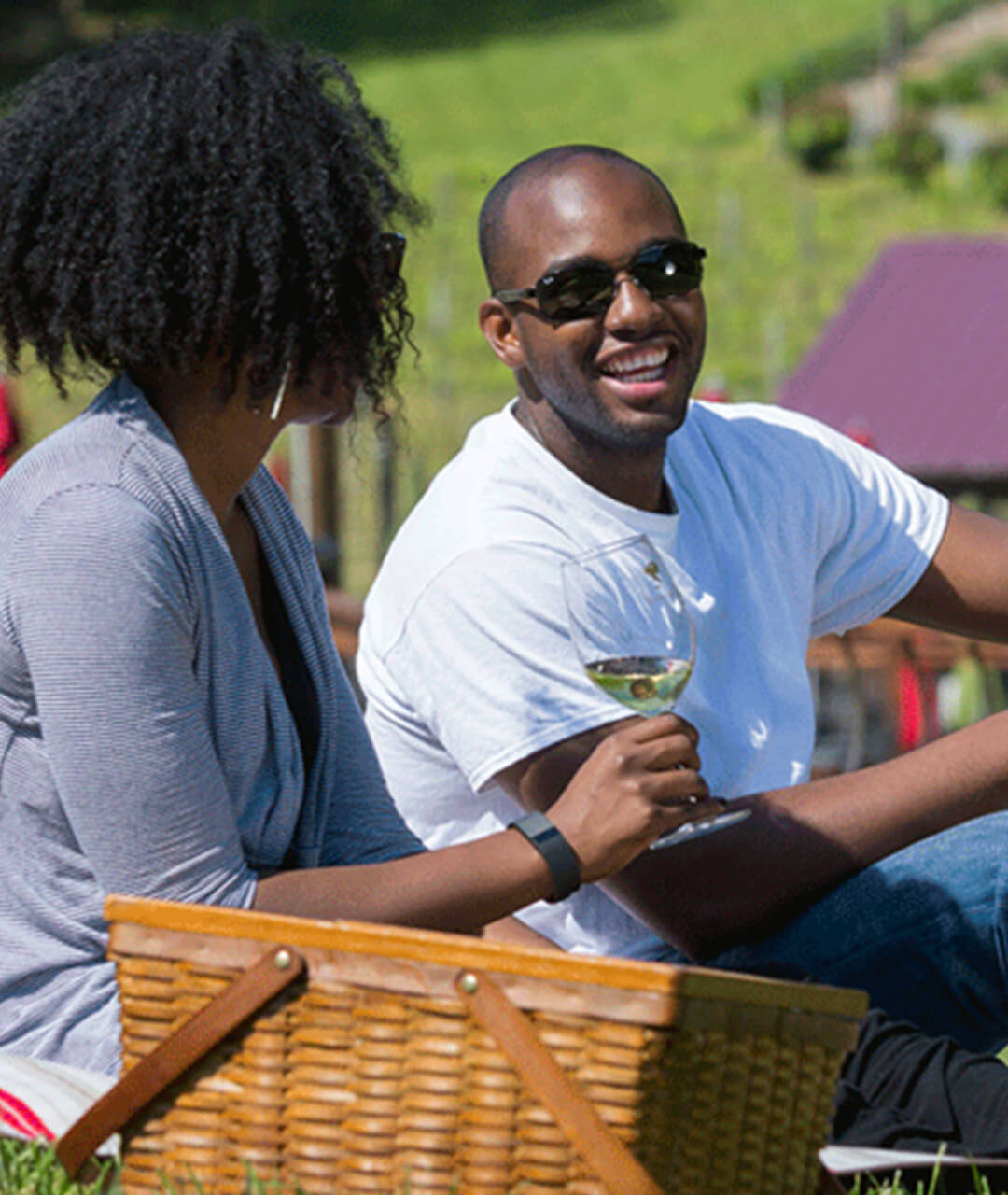 couple drinking wine